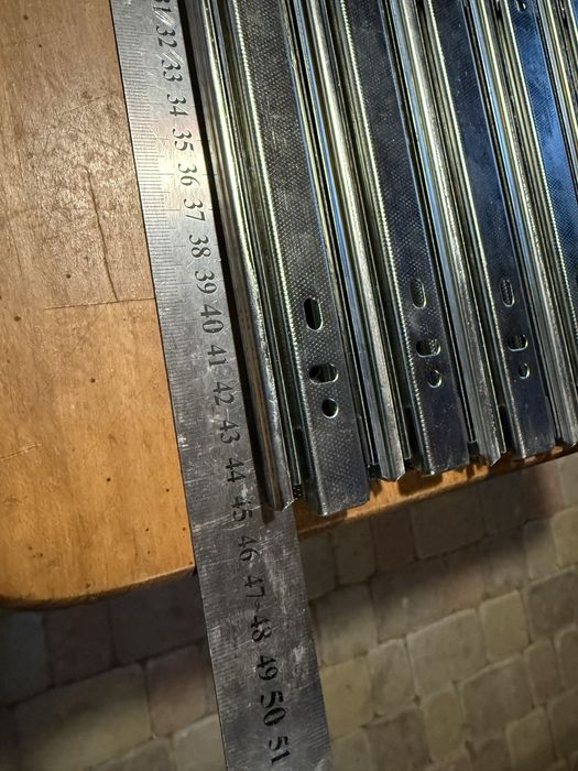 Напрямні на шухляди