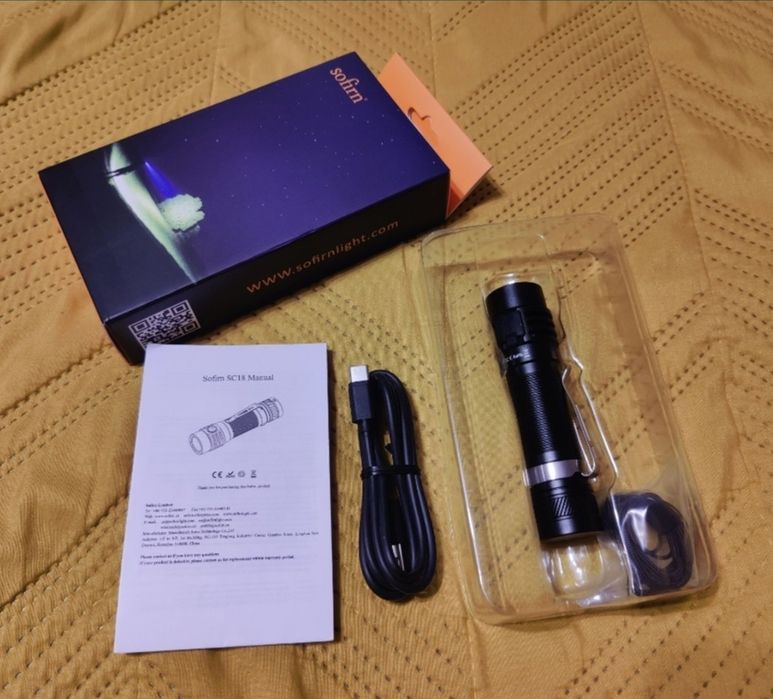 Super Latarka Mała Bardzo mocna Sofirn SC18 Prezent