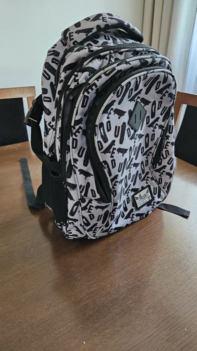 Plecak młodzieżowy z deskorolkami mało uzywany