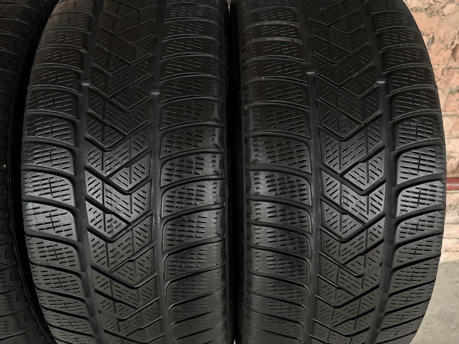 Комплект Зимових шин 235/55R19 Pirelli