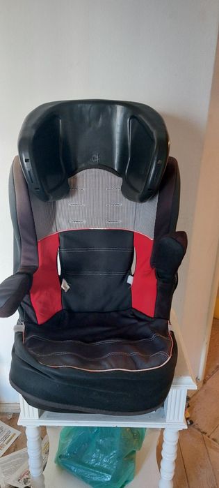 Cadeira auto com encosto de braço