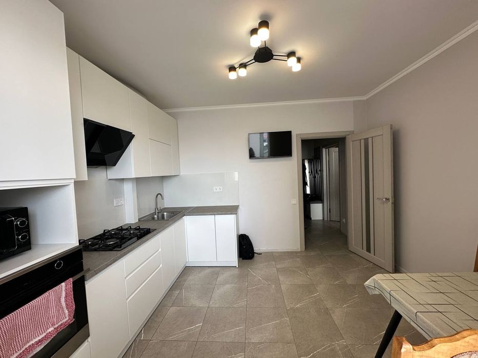 Оренда.1км.квартири. Довженка-58 поряд парку та озера