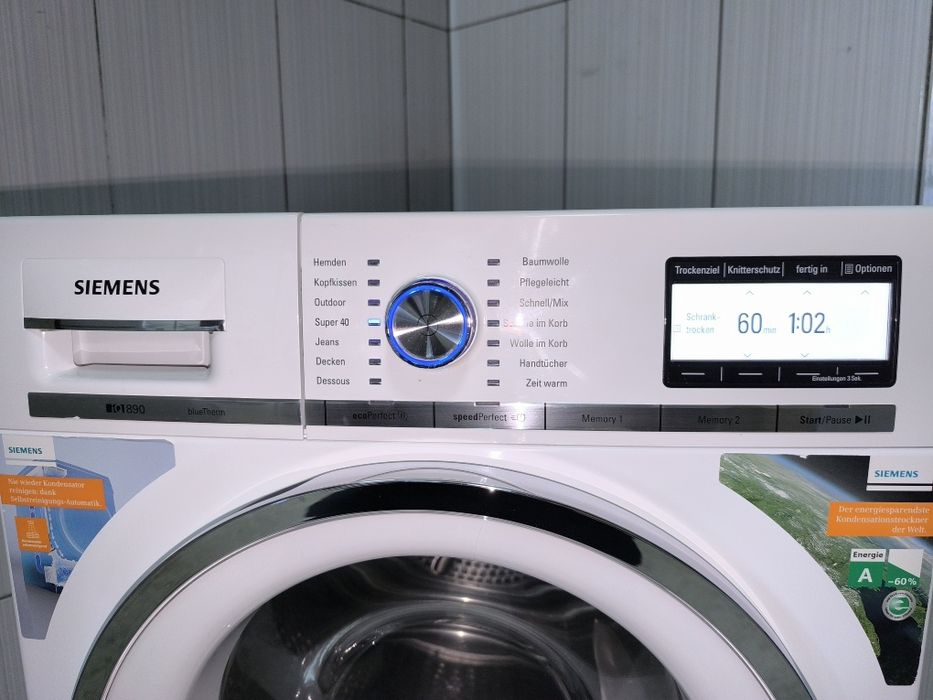 Сушильна машина Siemens iQ890 WT48Y780