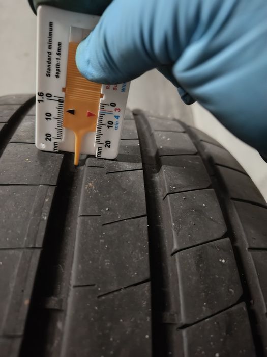 Pneus Goodyear 235/45 R17