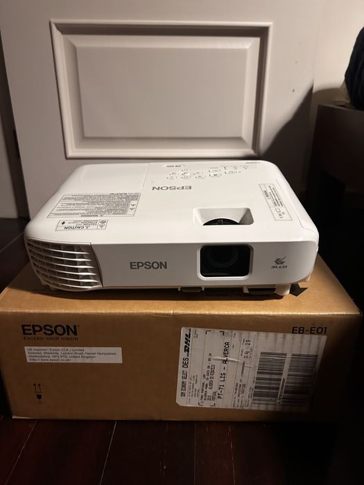 Projetor epson EB-E01