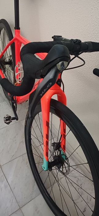 Bicicleta de Gravel BH EVO 3.0 GRX810 11HD VERMELHO  E AZUL