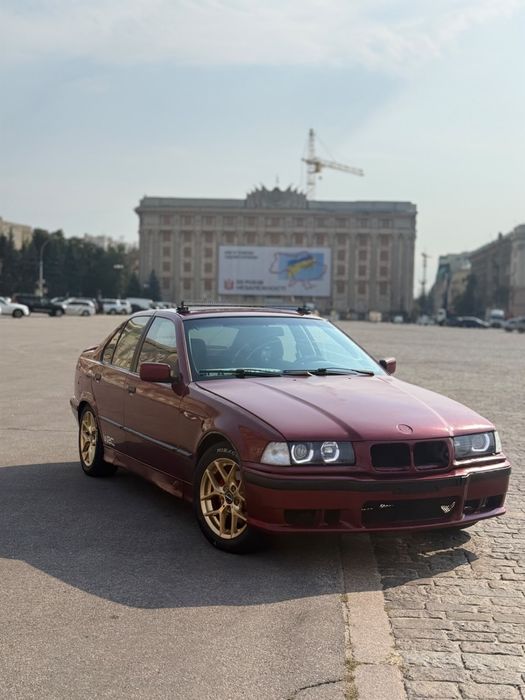 Продам терміново бмв е36