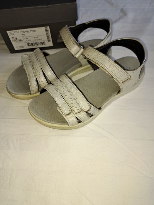 Roz. 35 sandały ECCO białe