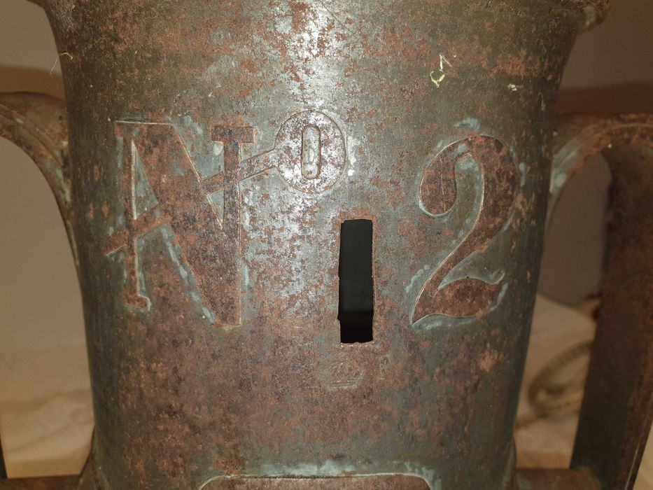 Vaso Cántaro em Metal muito antigo