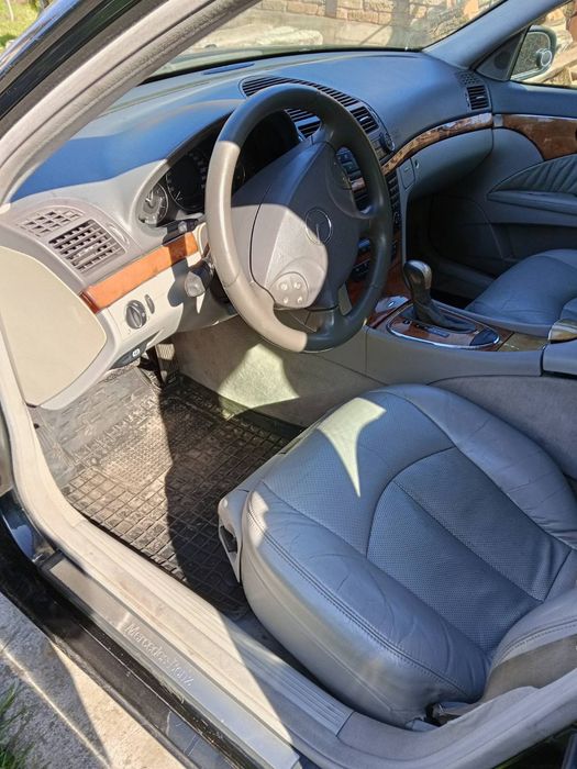 Mercedes-Benz w211