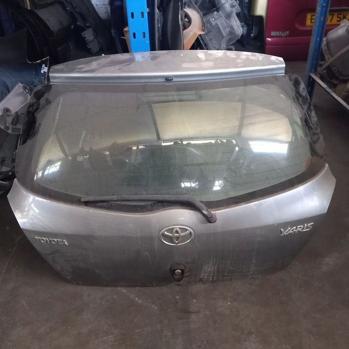 Mala toyota yaris ano 2008