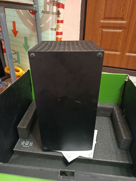 Xbox series x 1TB два джойстика