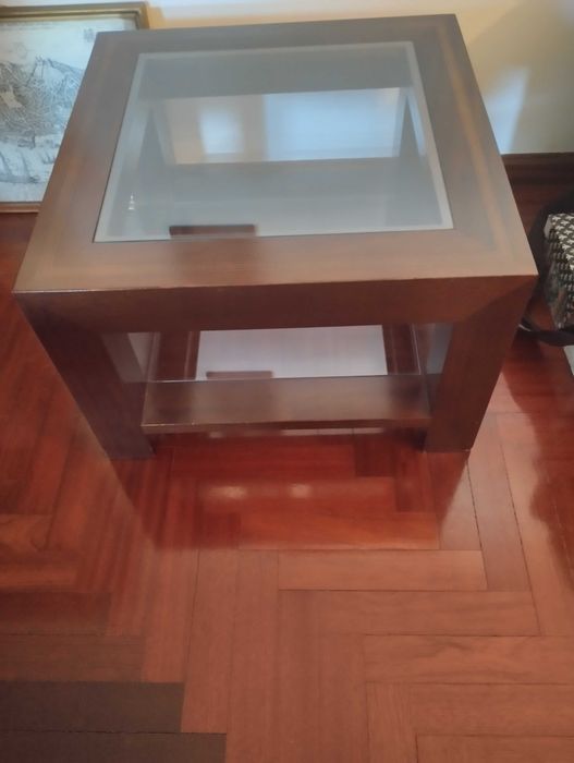 Mesa de Apoio em Mogno