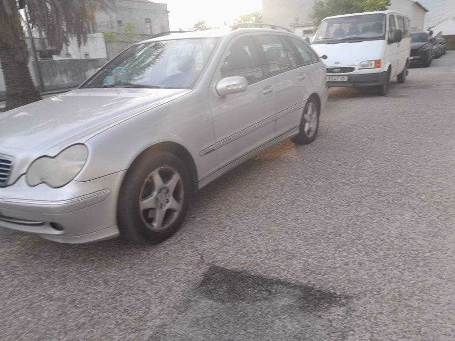 Mercedes 220C anos 2002