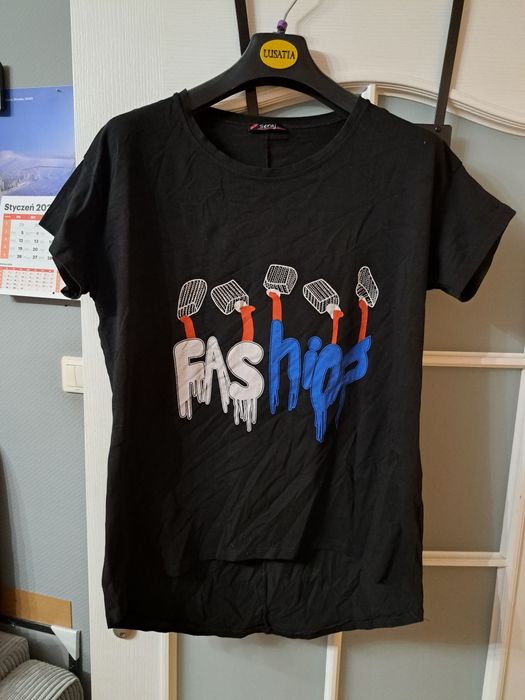 T-shirt z dłuższym tyłem