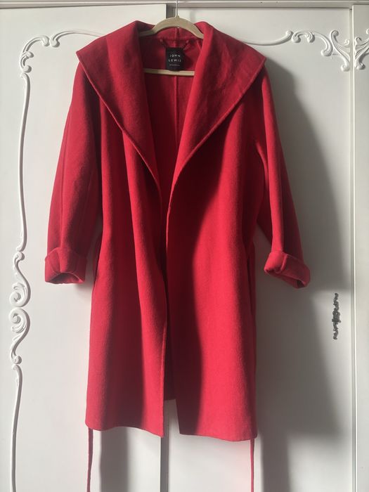 Czerwony wełniany płaszcz z paskiem marki John Lewis oversize