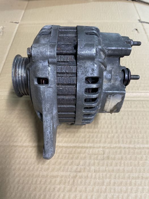 Генератор Митсубиси Галант 6  1.8 бензин