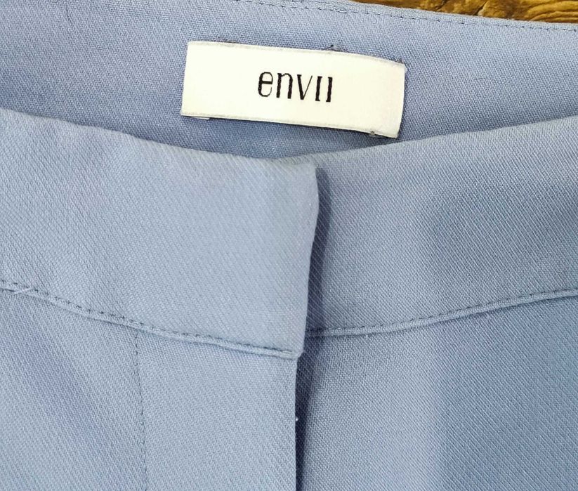 Spodnie Envii eleganckie garniturowe błękitne niebieskie baby blue