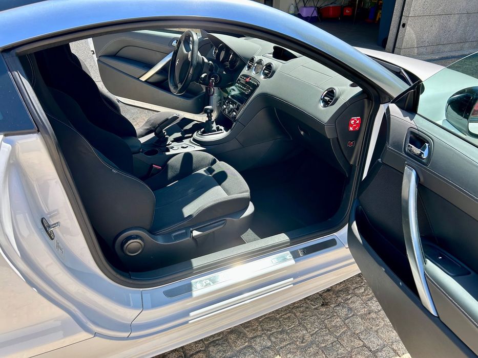 Peugeot RCZ 1.6 200 THP