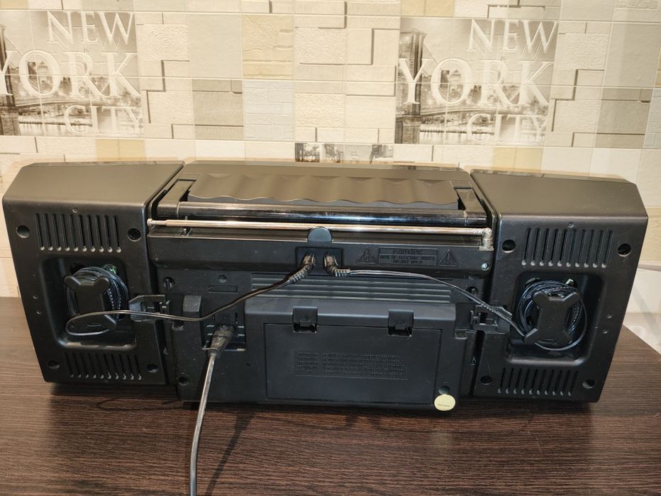 Магнитофон Philips