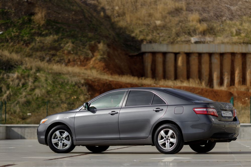 Toyota Camry 2007 г. - Прокат | Аренда авто / 2,4л. / бензин / автомат