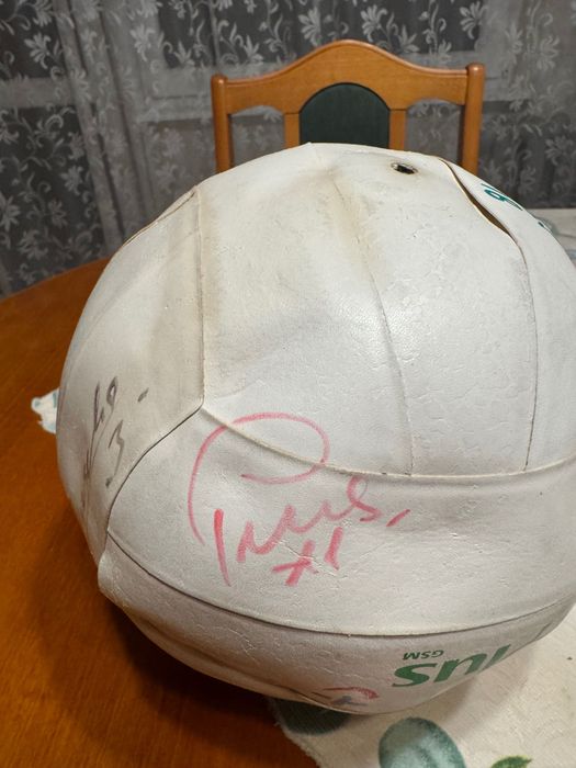 Piłka siatkarska z autografami