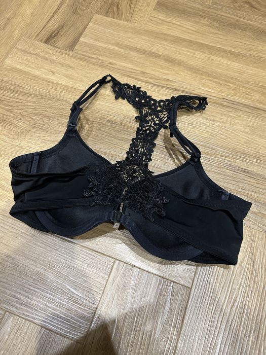 Biustonosz 65B z koronką