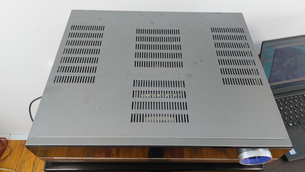 Harman Kardon HK970 стерео підсилювач з пультом.