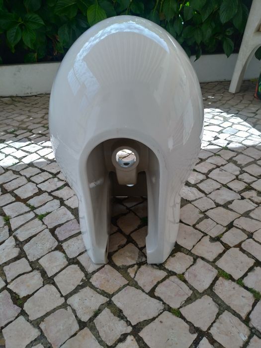 Bidé para fixação á parede