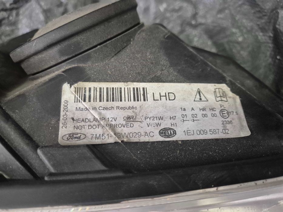 Lampy przednie Ford C-max lift fl