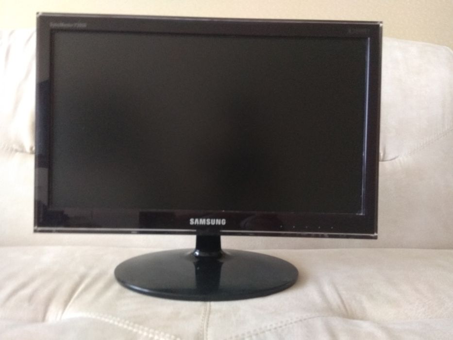 Монитор Samsung P2050