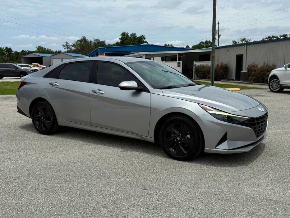 Hyundai Elantra SEL      2022