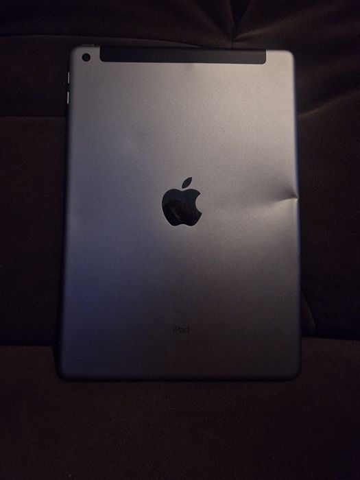 Срочно!!! Торг!!! Продам Ipad 2 Air 2016 года