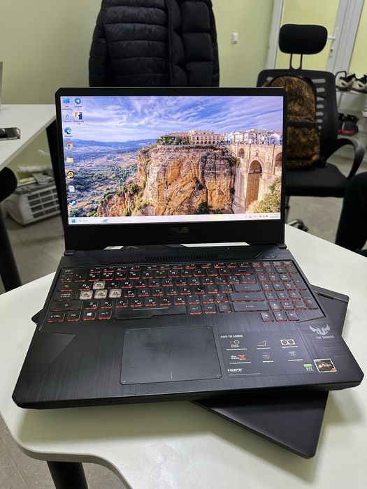 ASUS TUF Gaming (Ryzen 7 / 16GB / RTX 2060)