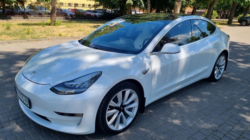 Tesla model 3 Long Range 75