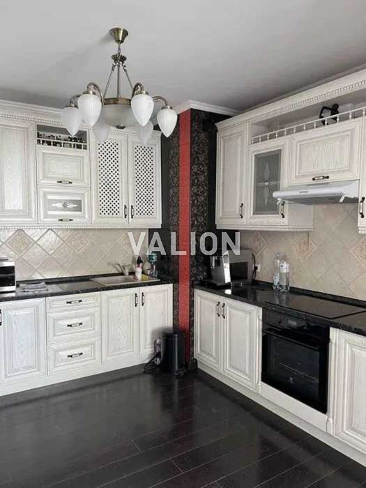 Продам 4-х кім. 114 м.кв. , мкр. Троєщина р-н, вул. Данькевича, 8