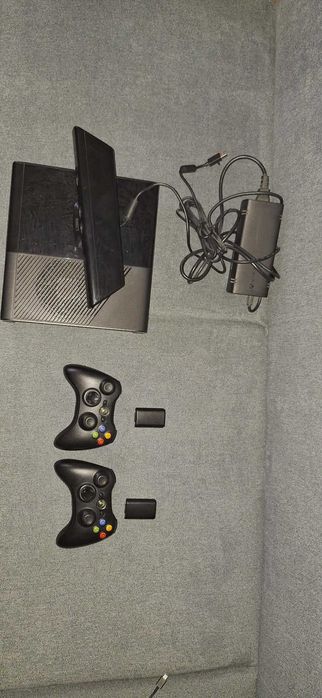 Konsola Xbox360 e