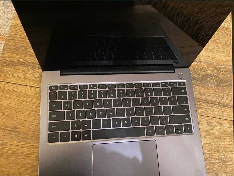 Huawei D14 / Ryzen 5 4600H  / 8/512 SSD