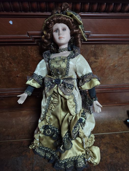 Кукла фарфоровая  коллекционная 45см