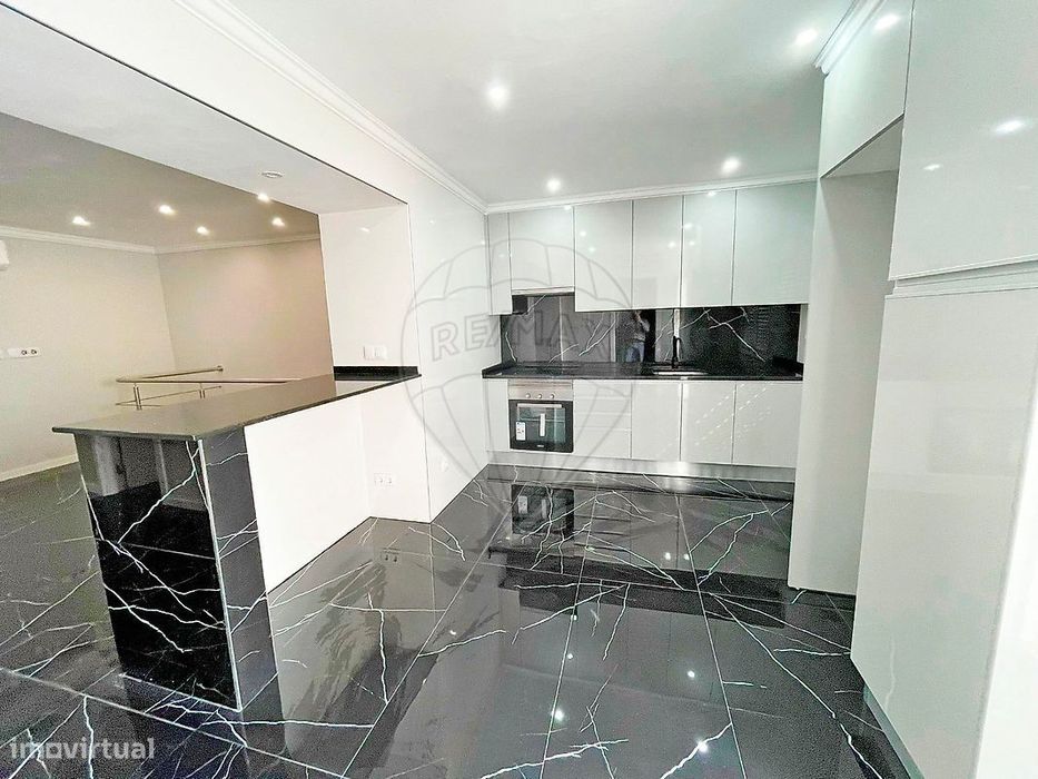 Moradia T5 para venda
