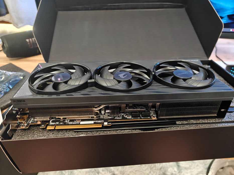 Karta graficzna 9070xt Aorus Elite