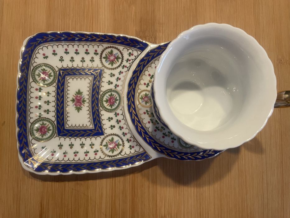 Chavena com prato de cha