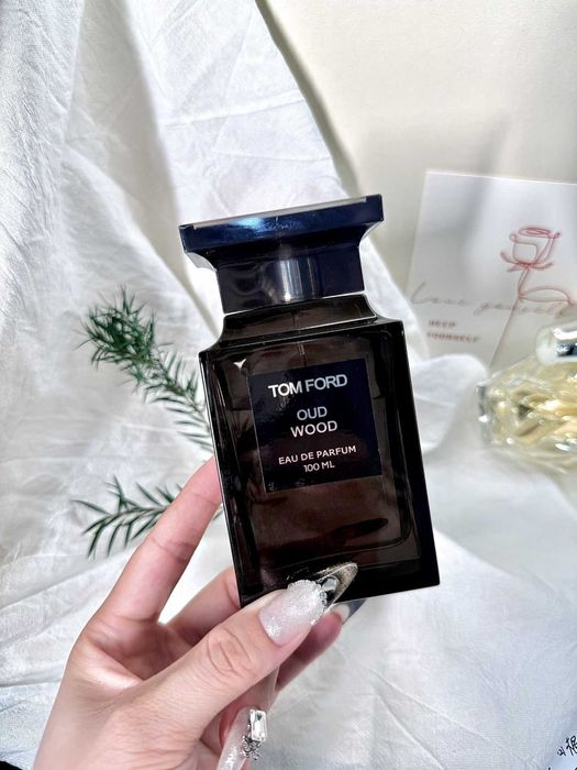 TOM FORD oud wood perfumy 100ML