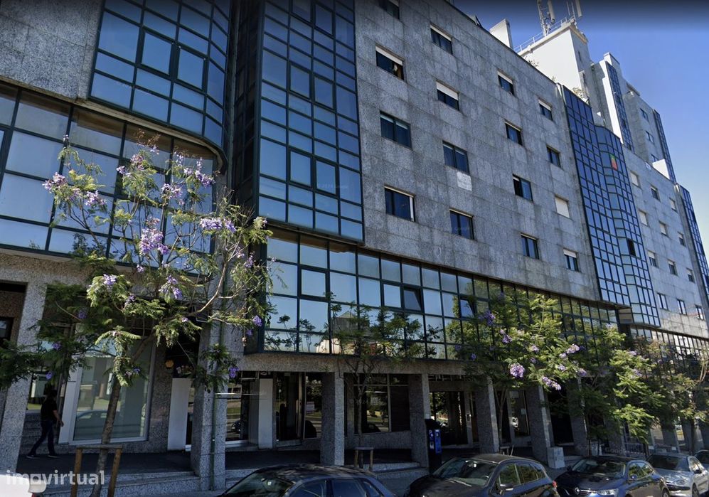 Oportunidade Única de Investimento – Espaço Comercial com 1099 m²