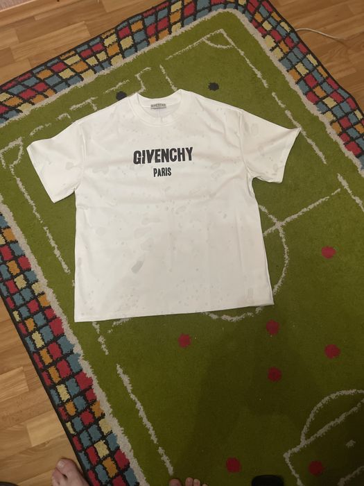 Футболка givenchy