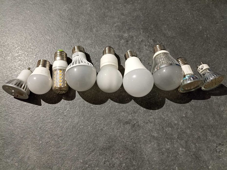 Żarówka LED - E27 - żarówki 7 +2szt - do piwnicy, na strych, na budowę
