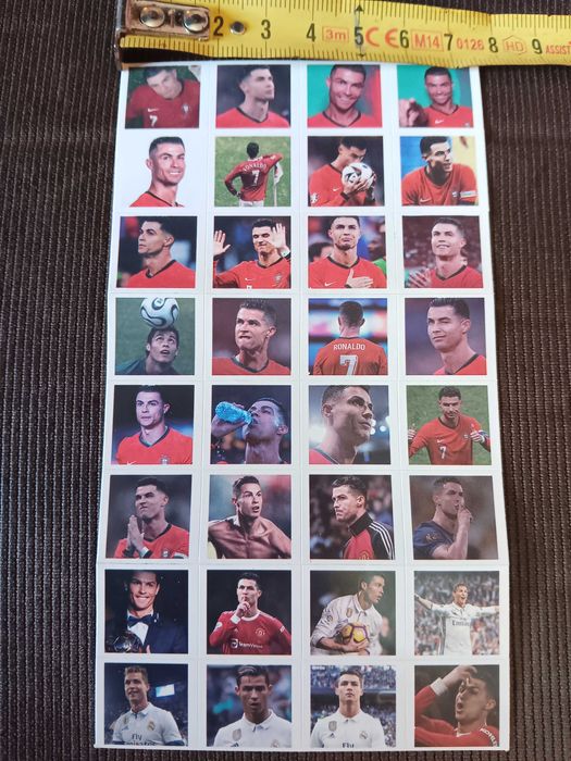 Ronaldo 60 cartas e 32 autocolantes