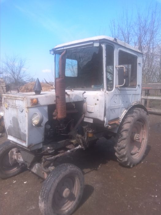 Саморобний трактор торг присутній