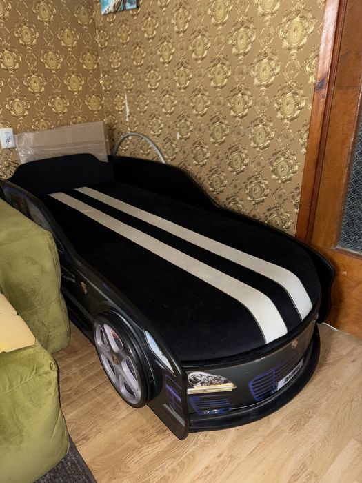 Ліжко машина для хлопчика