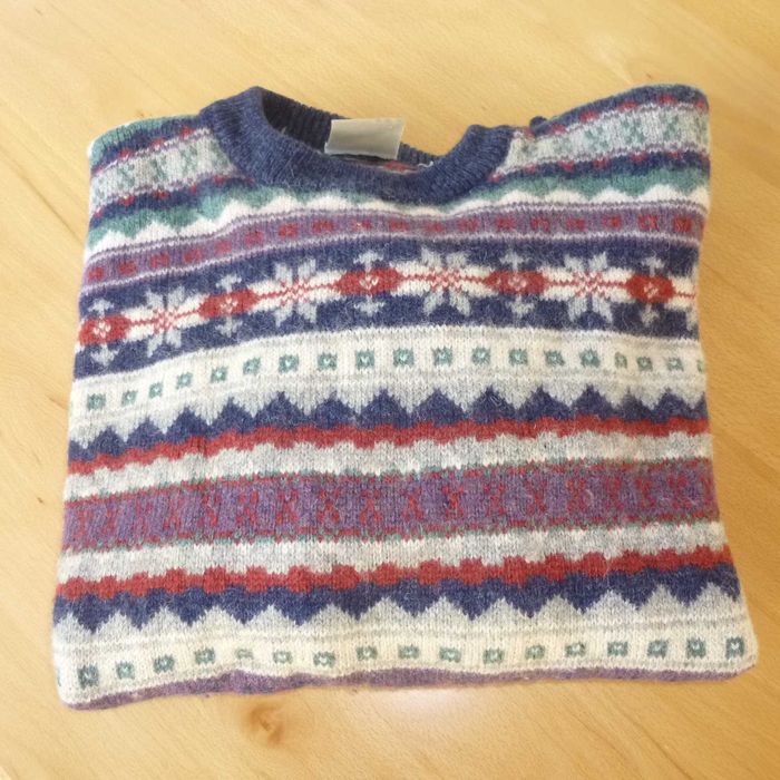 Pulôver / camisola em lã virgem da AIemanha, muito quente.